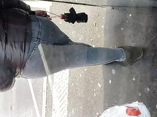 Mi filmati hard free sono fermato per la macchina, questo ragazzo viene ad aiutarmi