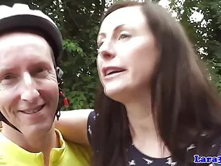 Keiran Lee scopa in piedi fino a Luna Star, massaggi molto erotici che culo ha!