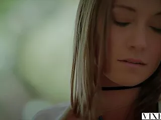 Quando suo figlio se ne va, si scopa uno films erotici completi dei suoi amici