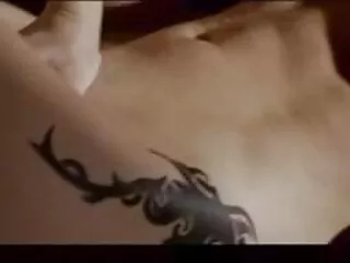Due amiche video massaggio erotico amatoriale in una notte di tempesta